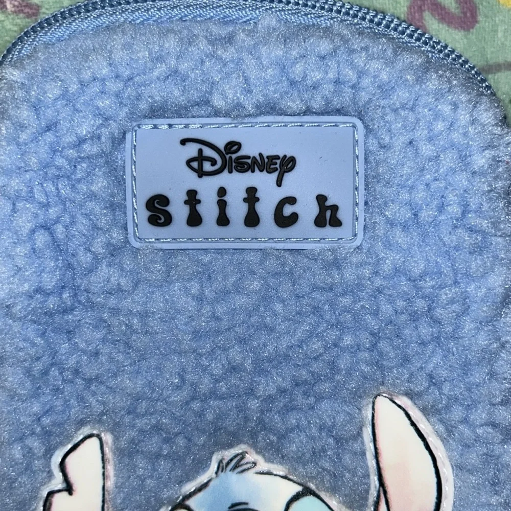 NWT Disney Stitch Fuzzy blue crossbody bag - Picture 4 of 9
